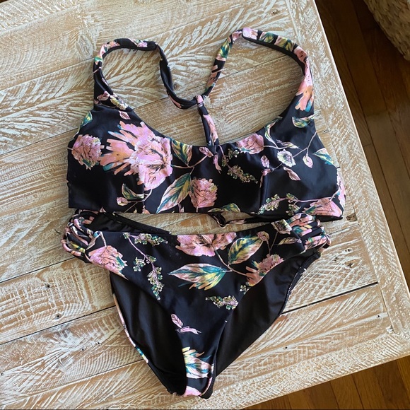 🌸👙 O’Neill bikini bottom 👙🌸 - Picture 11 of 13